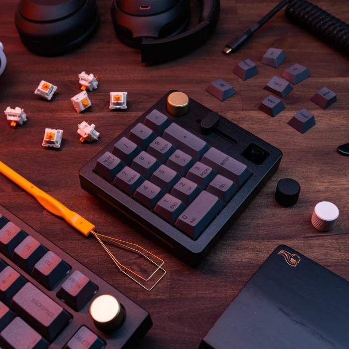 Glorious GMMK Wireless Numpad, schwarz, Glorious Fox Linear, hot-swap, USB-A/Bluetooth