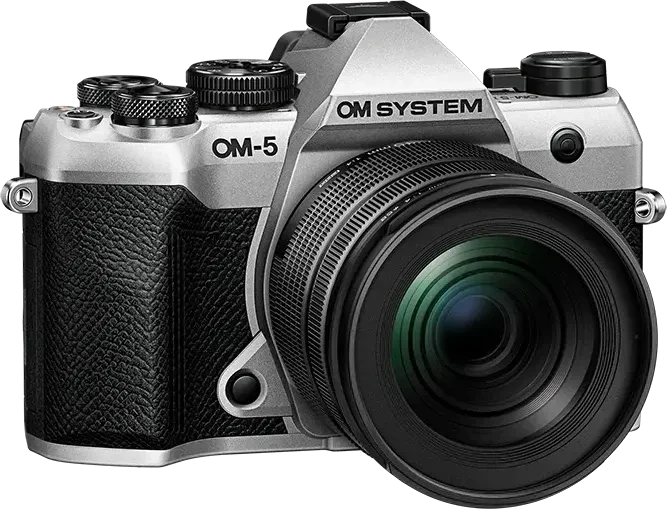 OM System OM-5 Mark II silber mit Objektiv M.Zuiko digital ED 12-45mm 4.0 PRO