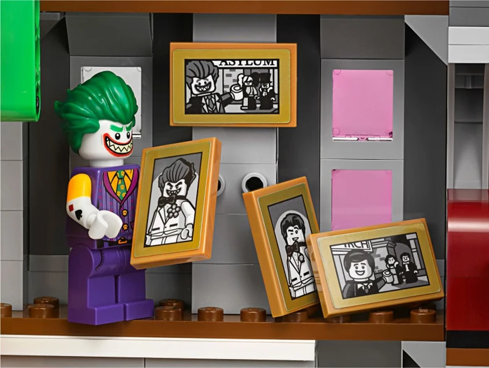LEGO The Batman Movie - The Joker Manor
