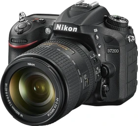 Nikon D7200 mit Objektiv AF-S DX 18-300mm 3.5-6.3 G ED VR