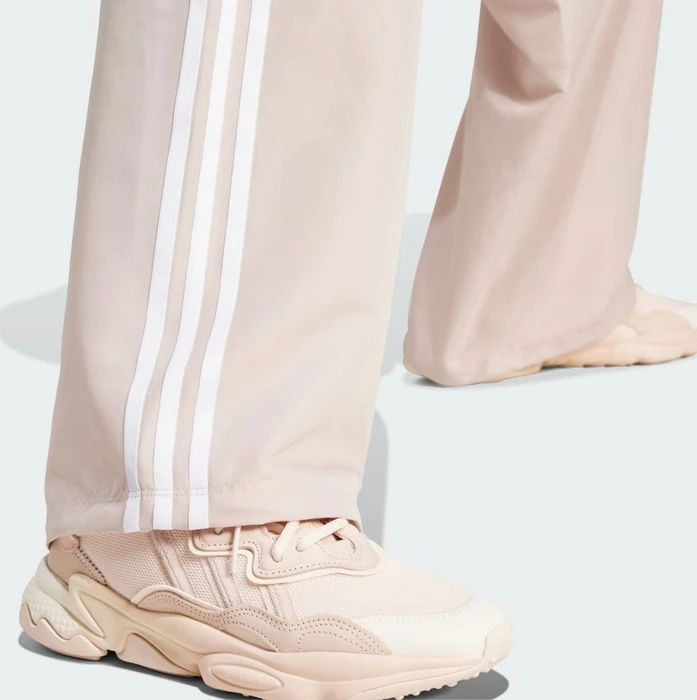 adidas Originals Adicolor Cargo Trainingshose lang wonder taupe (Damen)