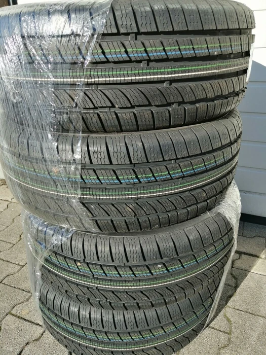 Ovation VI-782 AS 245/40 R18 97V XL