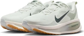Nike Vomero 18 spruce aura/jade horizon/light silver/black spruce (Herren)