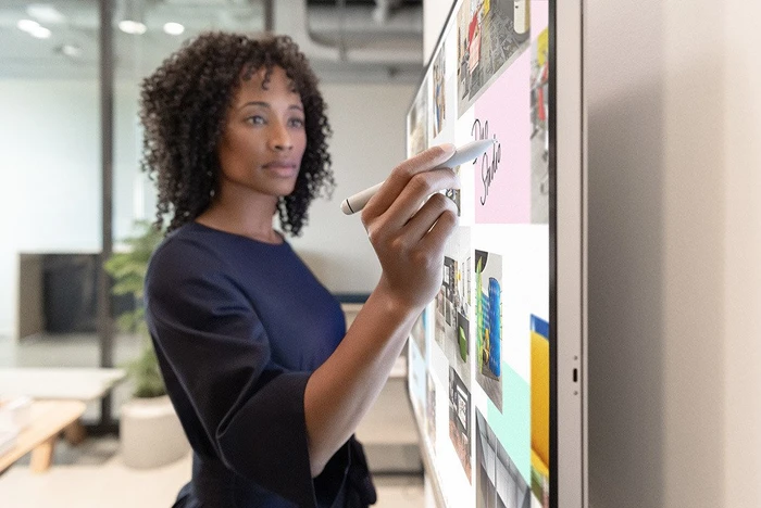 Microsoft Surface Hub 2S (50 Zoll)