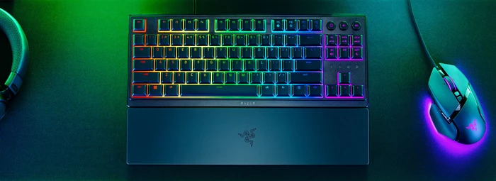 Razer Ornata V3 TKL, 8 RGB Zonen, USB, DE