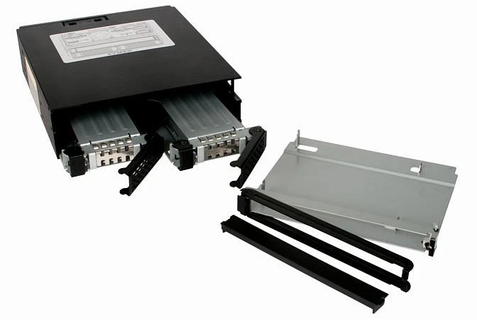 Icy Dock ToughArmor MB994IPO-3SB