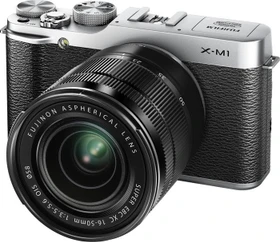 Fujifilm X-M1 silber mit Objektiv Fujinon XF 18-55mm 2.8-4.0 R LM OIS