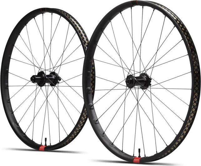 A-Dugast Reserve HD 28H/28H 30mm 29" 15x110 TA/12x148 TA Shimano MicroSpline Centerlock Disc Laufradsatz