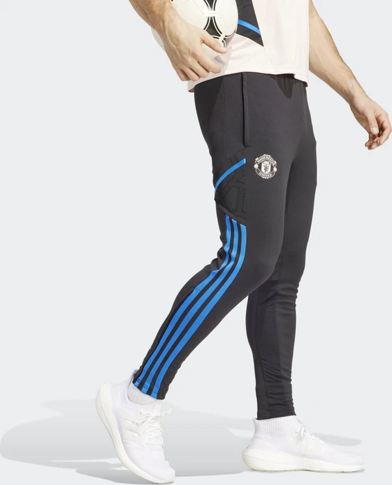 adidas Manchester United Condivo 22 Trainingshose lang black/glow blue (Herren)