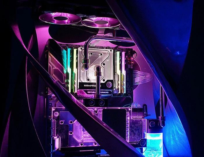 In Win Z-Tower silber