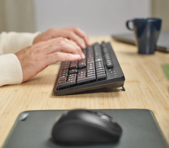Trust Ody II Silent Wireless Keyboard, schwarz, USB, ES