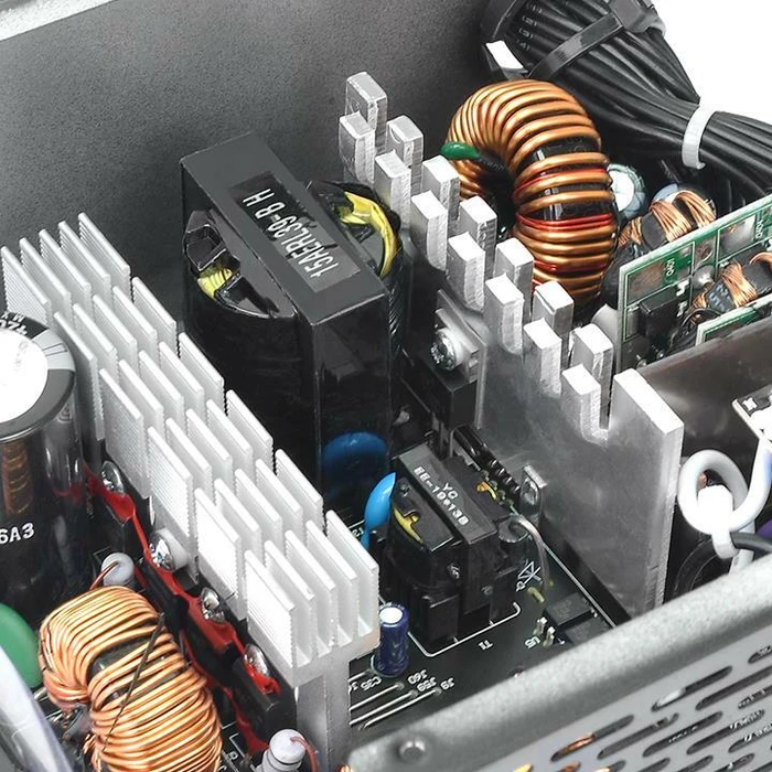 Thermaltake Smart BX1 750W, ATX 2.3