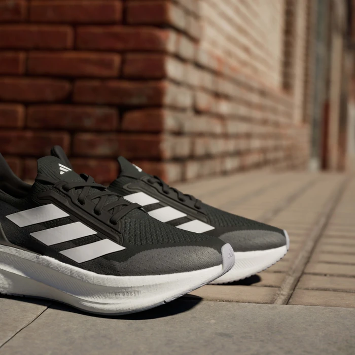 adidas Ultraboost 5x core black/cloud white/carbon (Damen)