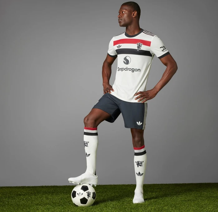 adidas Manchester United Authentic 2024/2025 Ausweichtrikot off white (Herren)