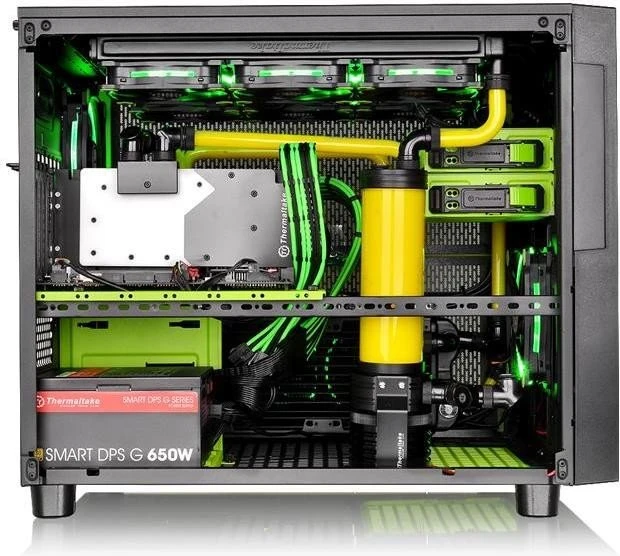 Thermaltake Core X5 Riing Edition, Acrylfenster