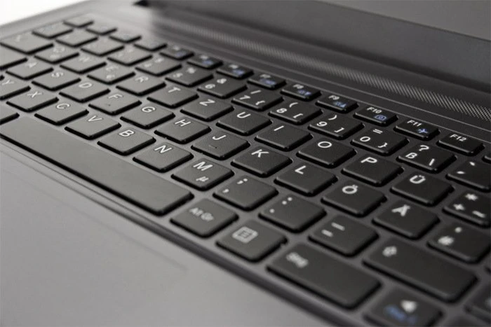 Schenker B513-7EM, Core i5-4300M, 4GB RAM, 500GB HDD, DE
