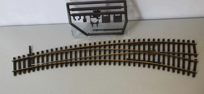 Tillig Bahn - Spur H0 Gleis - Innenbogenweiche rechts 29.3/41.3°