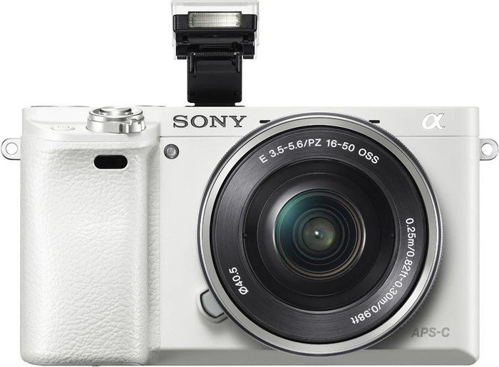 Sony Alpha 6000 weiß mit Objektiv E PZ 16-50mm 3.5-5.6 OSS