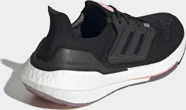 adidas Ultraboost 22 core black/legacy purple (Damen)