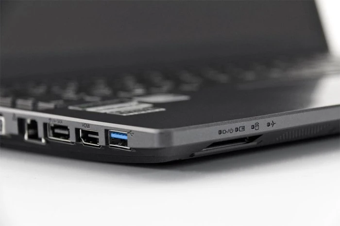 Schenker B513-7EM, Core i5-4300M, 4GB RAM, 500GB HDD, DE