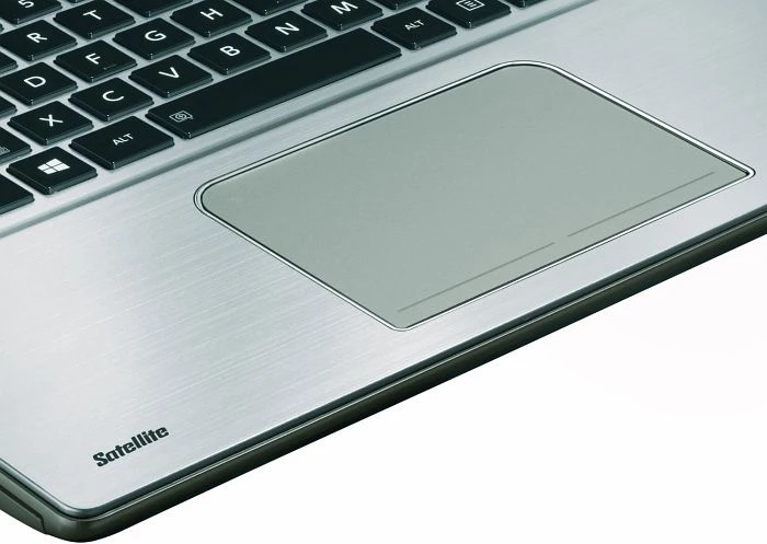 Toshiba Satellite P70-A-126, silber, Core i7-4700MQ, 32GB RAM, 256GB SSD, 3TB HDD, GeForce GT 745M, DE