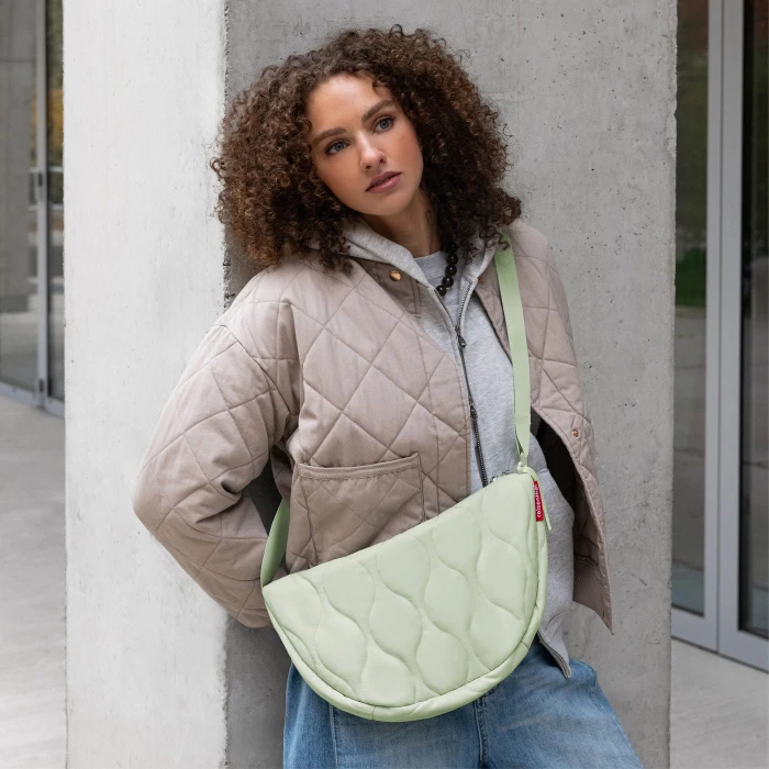 Reisenthel moonbag S Umhängetasche puffer iced matcha