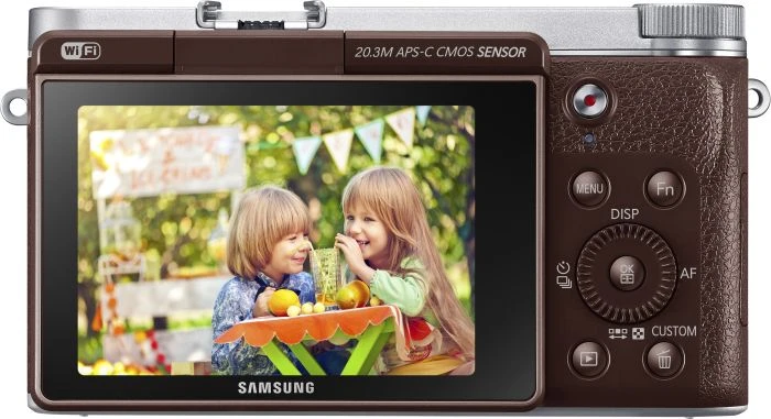 Samsung NX3000 braun mit Objektiv NX 16-50mm 3.5-5.6 ED PZ OIS i-Function