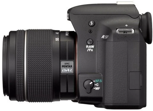 Pentax K-50 schwarz mit Objektiv smc DA 18-55mm 3.5-5.6 AL WR