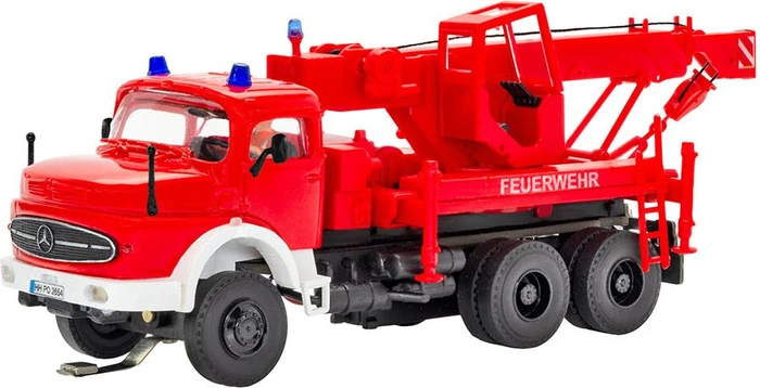 Viessmann - Spur H0 - CarMotion - Feuerwehr MB Rundhauber 3-achs Bergekran mit Rundumleuchten