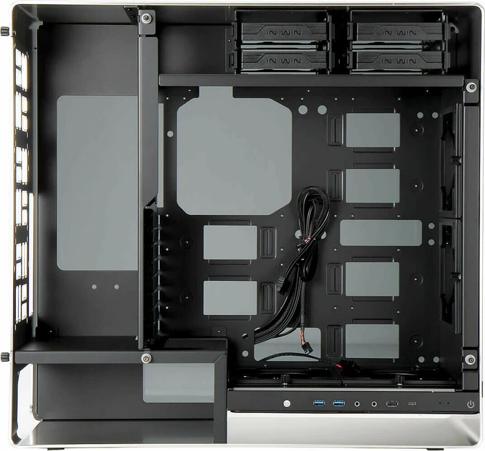 In Win 909 silber, Glasfenster