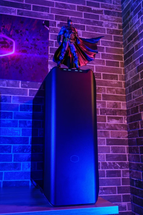 Cooler Master MasterCase SL600M Black Edition, Glasfenster
