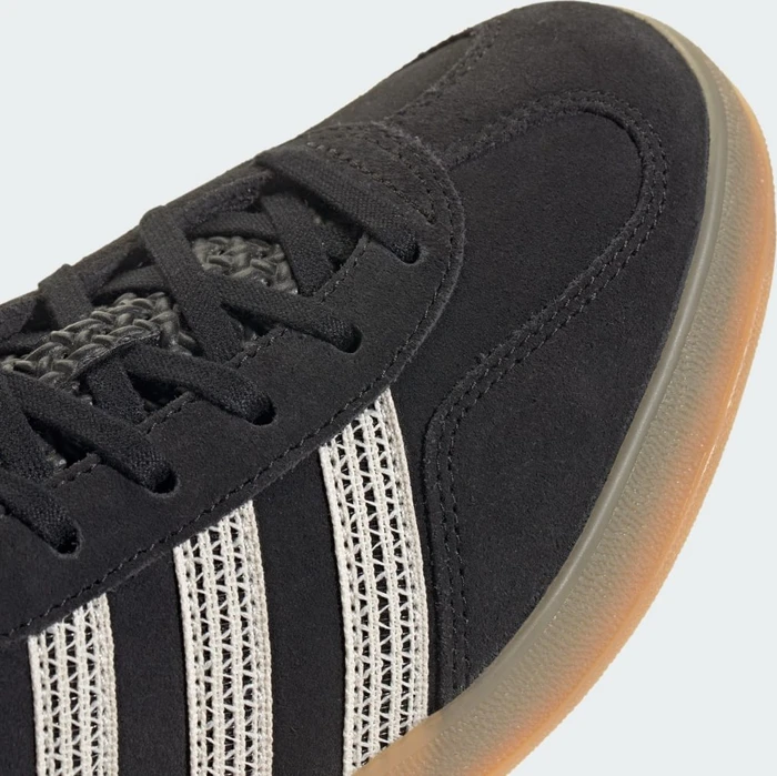 adidas Gazelle Indoor core black/wonder white/gum (Damen)