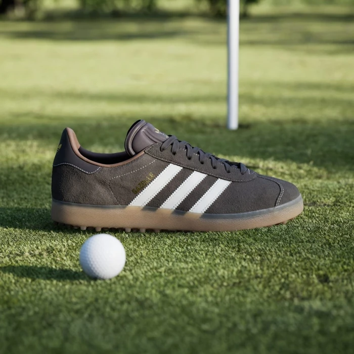 adidas Gazelle Spikeless dark brown/chalk white/gum