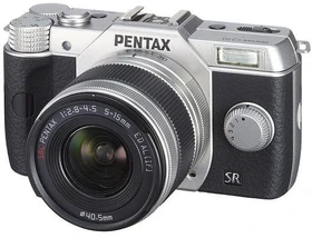 Pentax Q10 silber mit Objektiv Q 02 Standard Zoom 5-15mm 2.8-4.5 AL