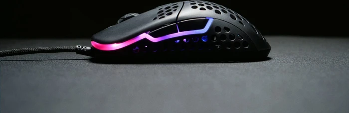 Xtrfy M42 RGB schwarz, USB