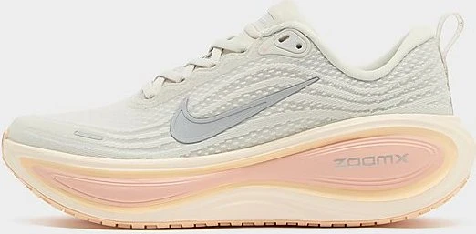 Nike Vomero Plus light bone/arctic orange/ice peach/metallic silver (Damen)