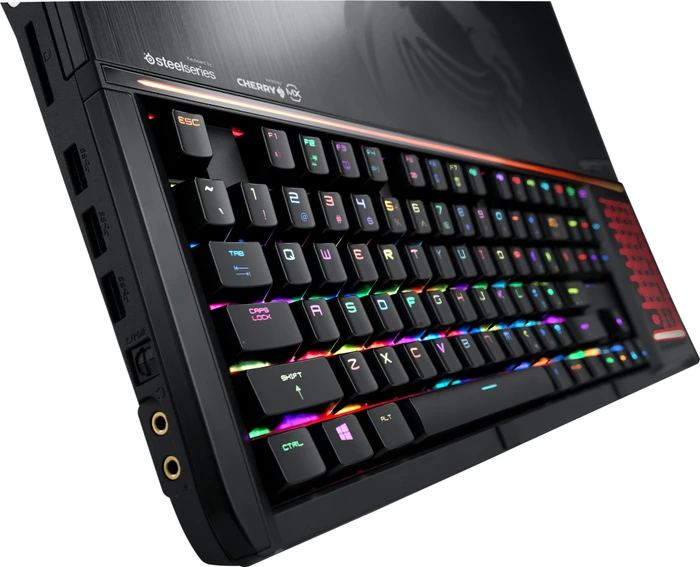 MSI GT83 8RG-008 Titan SLI, Core i7-8850H, 32GB RAM, 512GB SSD, 1TB HDD, 2x GeForce GTX 1080, DE