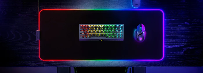 Razer Strider Chroma RGB Hybrid-Gaming-Mauspad, XXL - 900x370mm, schwarz