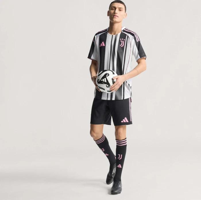 adidas Juventus Turin Authentic 2025/2026 Heimtrikot schwarz/weiß (Herren)