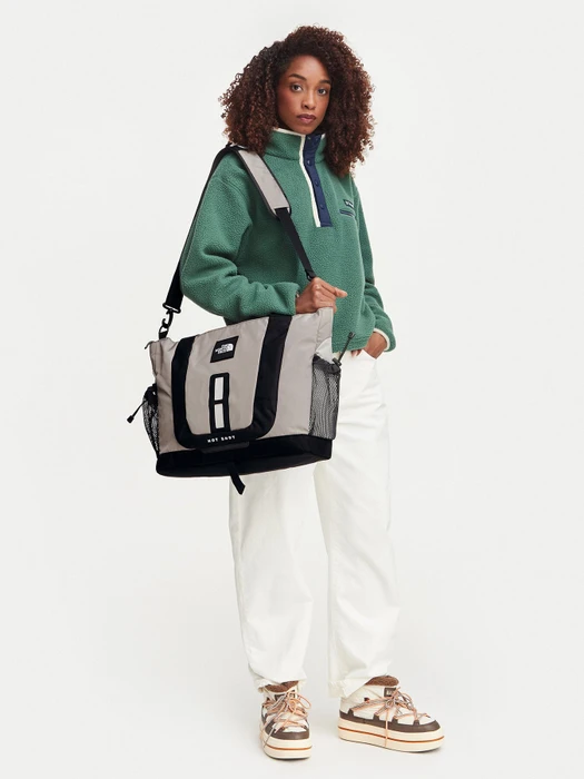 The North Face Hot Shot Tote Shopper stone slab/cumulus cloud beige
