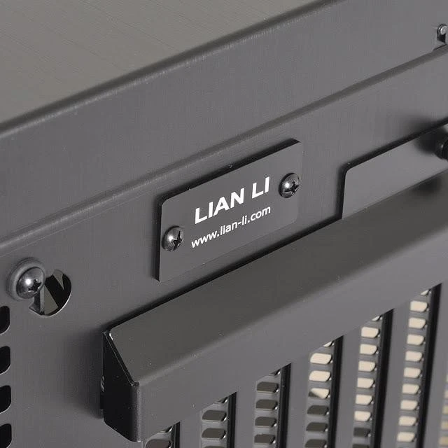 Lian Li PC-V33WX schwarz, Glasfenster