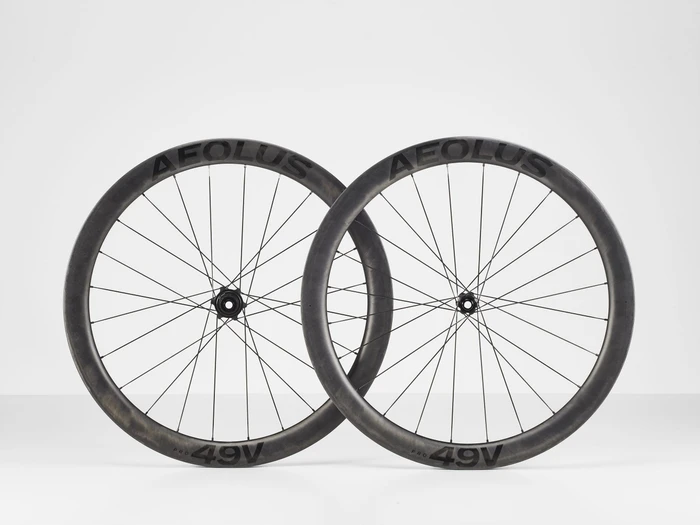 Bontrager Aeolus Pro 49V TLR 24H 28" Shimano HG Road Centerlock Disc Hinterlaufrad schwarz