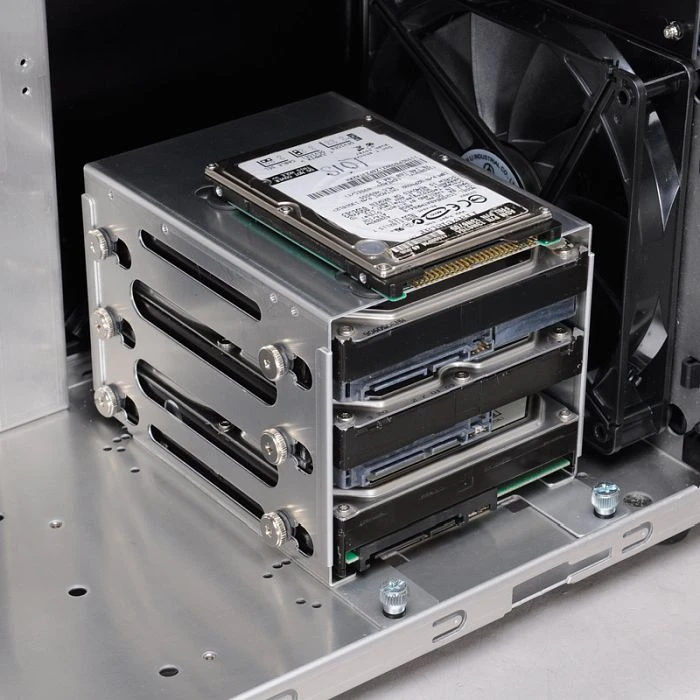 Lian Li PC-9NA silber