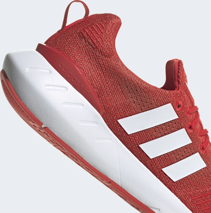 adidas Swift Run 22 vivid red/cloud white/altered amber