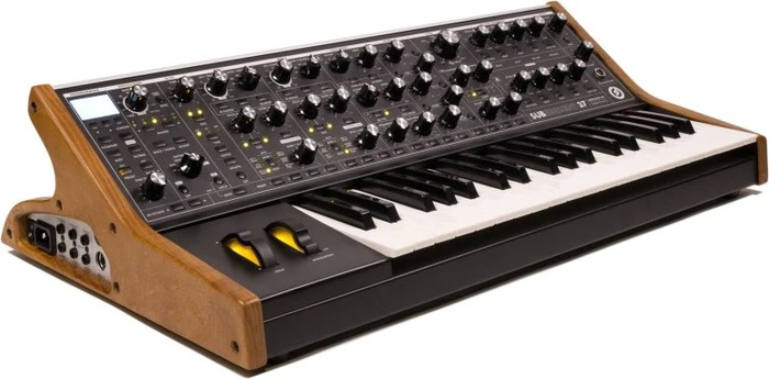 Moog Subsequent 37