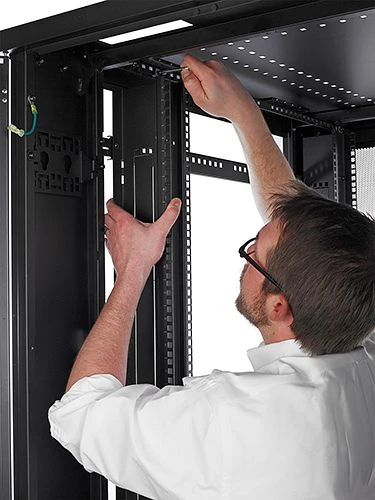 APC NetShelter SV Serverschrank 42HE, 1060mm tief