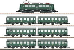 Märklin - Spur H0 E-Lok - Zugpackung Ferienreisezug mit Elektrolokomotive BR 140