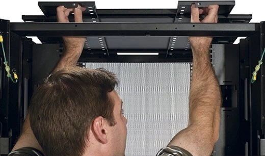 APC NetShelter SX Serverschrank 45HE, IP2X, 1070mm tief