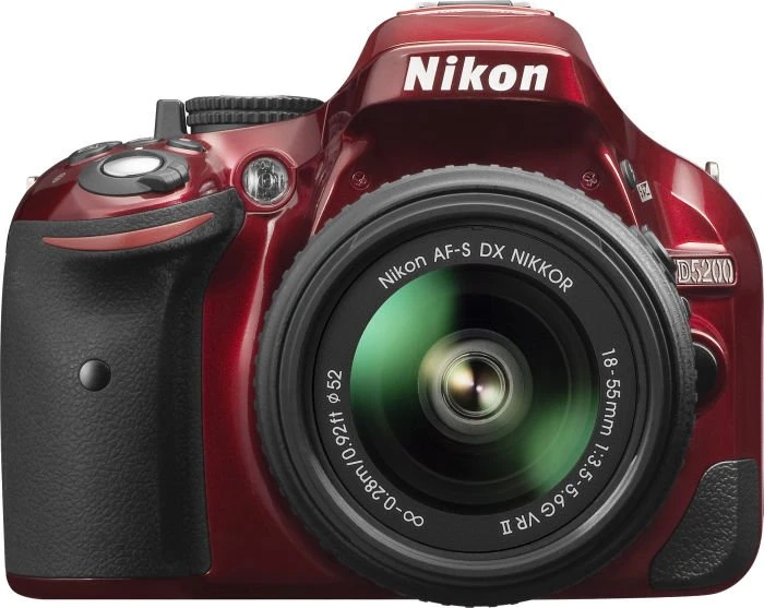 Nikon D5200 rot mit Objektiv AF-S DX 18-55mm 3.5-5.6 G II VR