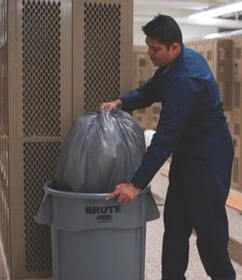 Rubbermaid Brute 121l rot